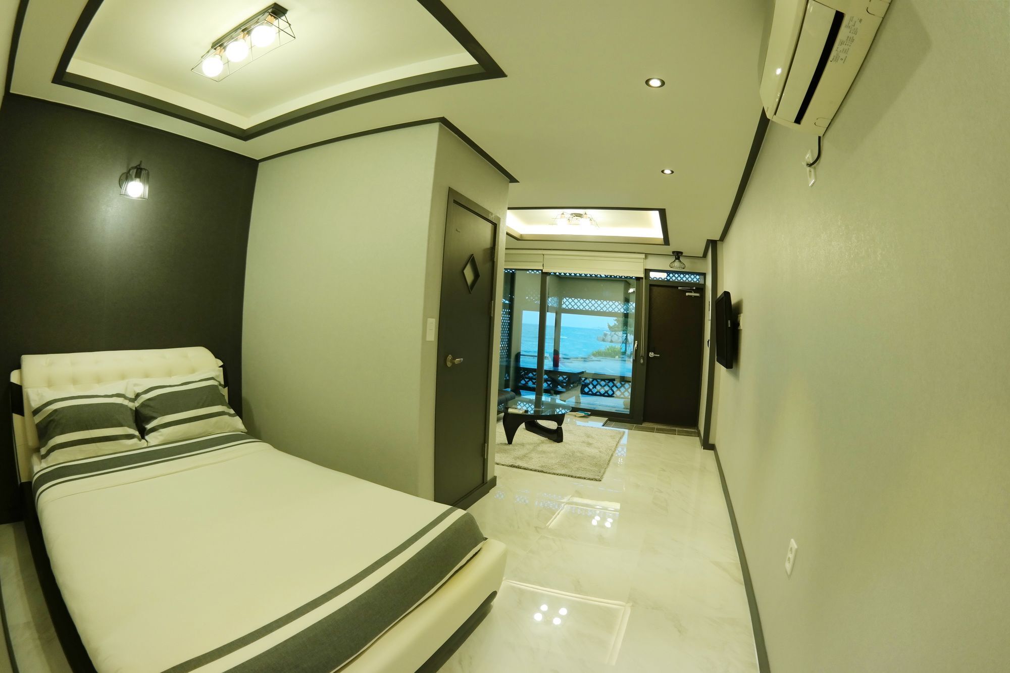 Gangneung White Beach Pension Экстерьер фото