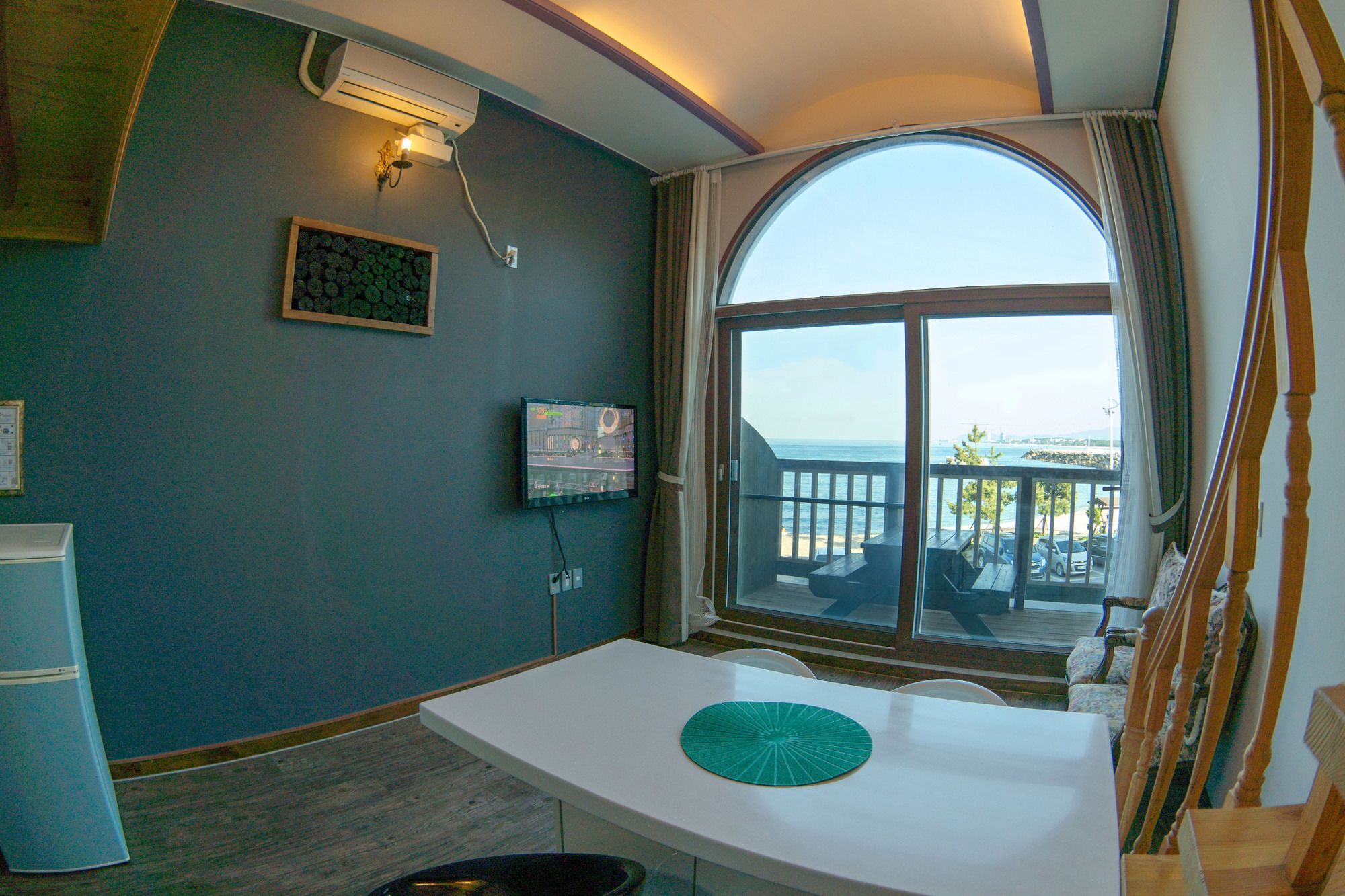 Gangneung White Beach Pension Экстерьер фото